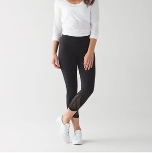 Lululemon Essential Rhythm Crop